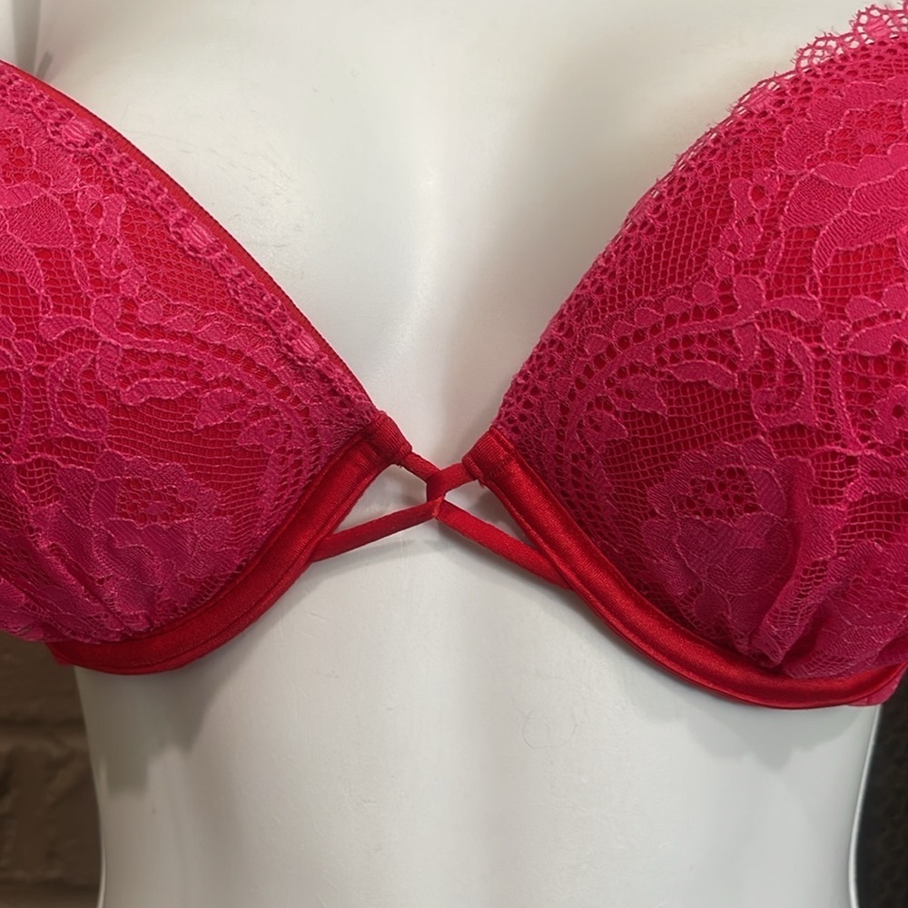 Victoria's Secret Miraculous Plunge Lace Raspberry Pink Push Up Bra 34C - Picture 3 of 5